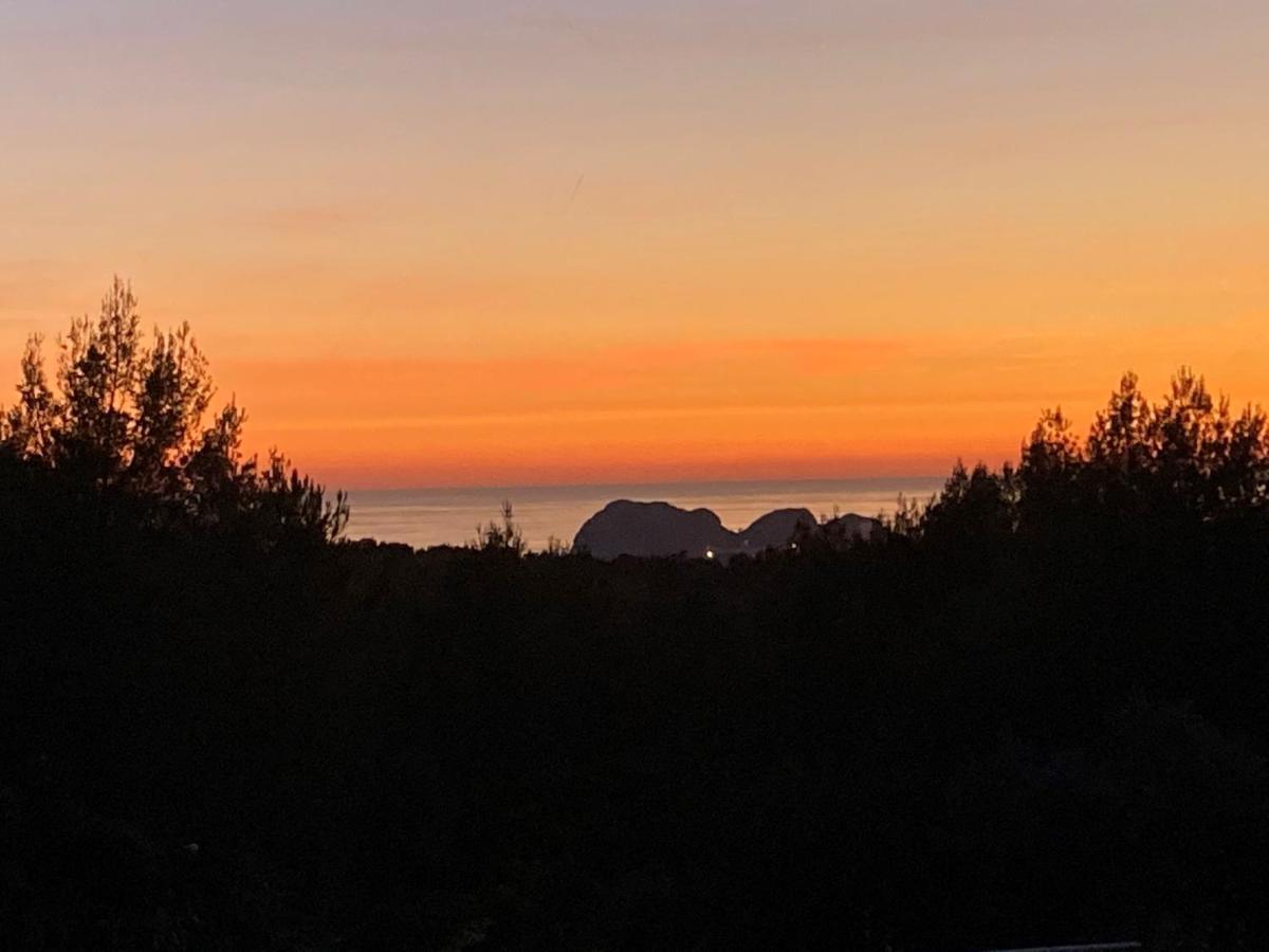 Villa Avec Jacuzzi Sur Les Hauteurs De La Ciotat Ceyreste Exteriör bild